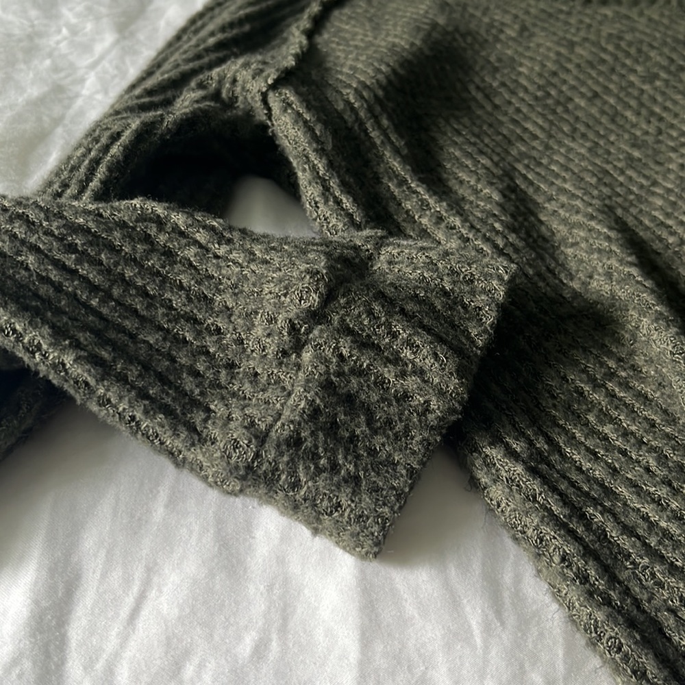 American Eagle Soft & Sexy Plush long sleeve waffle shirt size XS/TP dark green